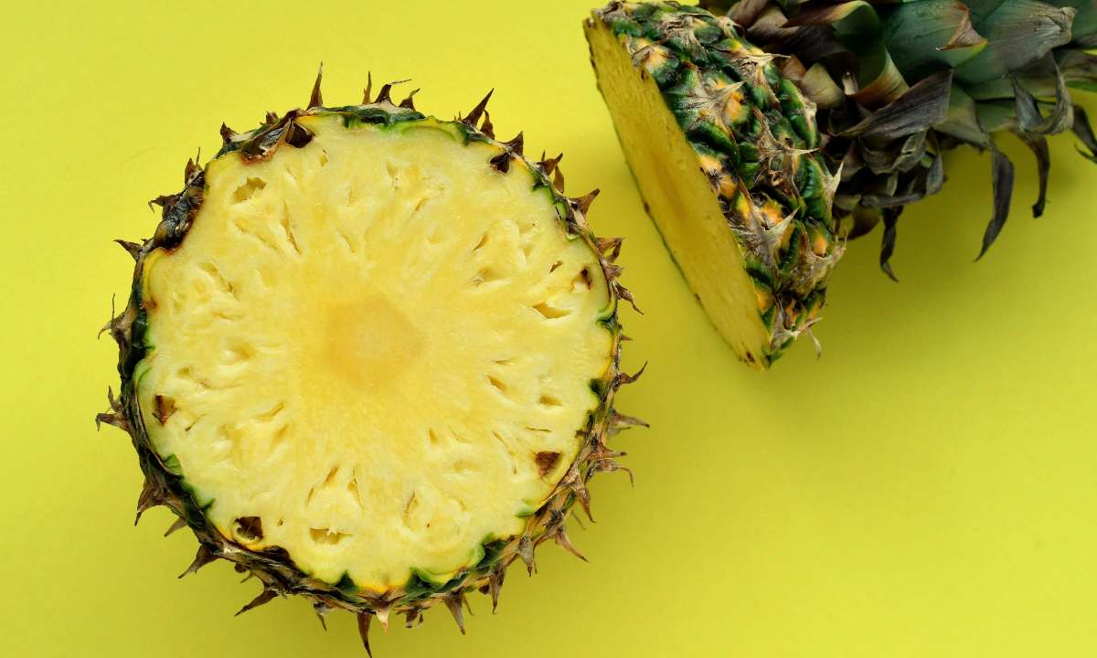 How Smell Indicates Ripeness of a Pineapple