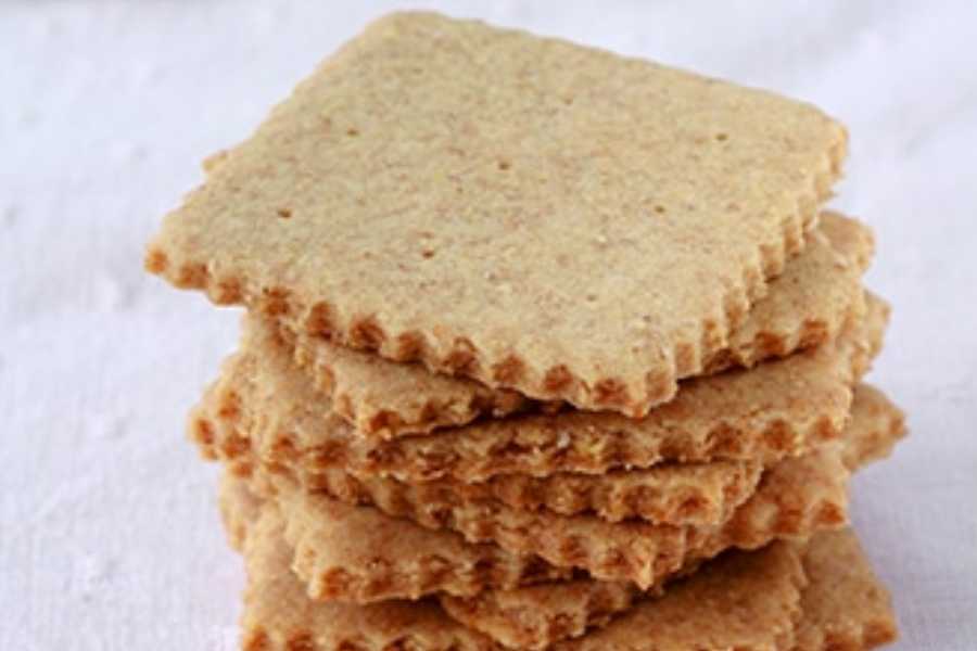 Image with graham crackers into a balanced diet.